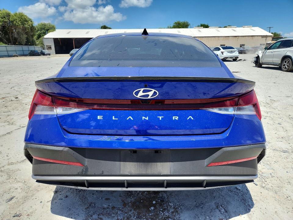 Снимка 6 от търг – 2025 HYUNDAI ELANTRA с VIN KMHLM4DG7SU047565
