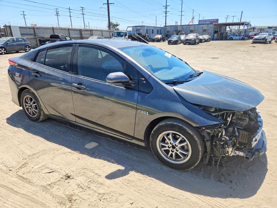 Photo 4 from auction – 2019 TOYOTA PRIUS PRIME with VIN JTDKARFP7K3115145