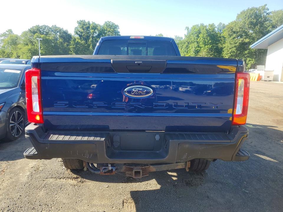 Photo 6 from auction – 2012 FORD F350 with VIN 1FTBF3B67CEA22076
