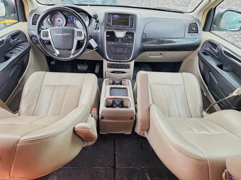 Photo 8 from auction – 2011 CHRYSLER TOWN & COUNTRY with VIN 2A4RR8DG5BR781457