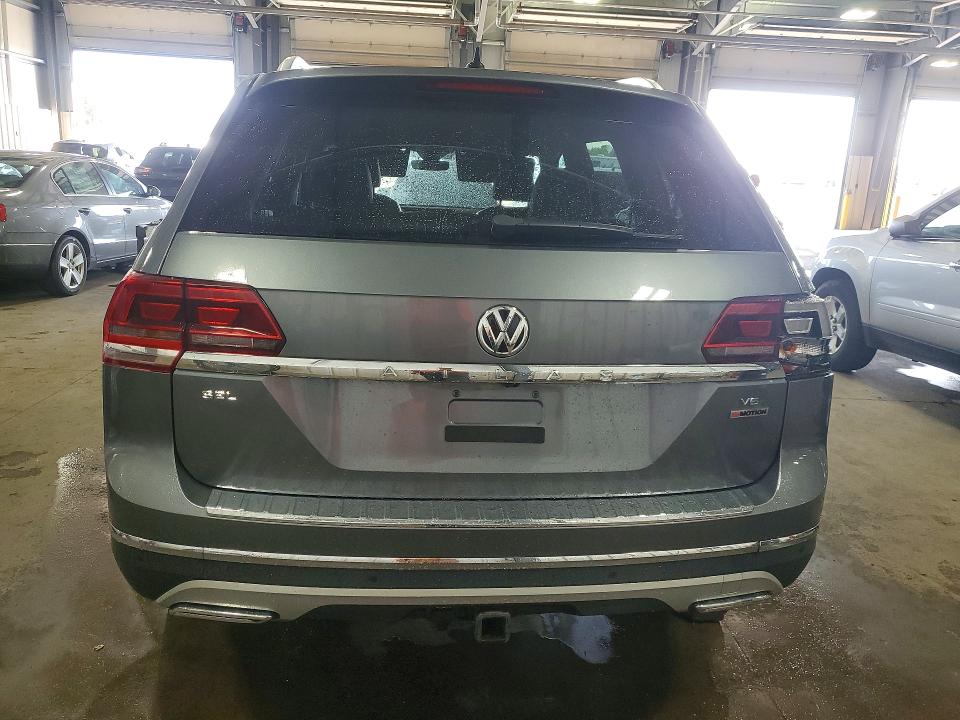 Photo 6 from auction – 2018 VOLKSWAGEN ATLAS with VIN 1V2MR2CA0JC525663