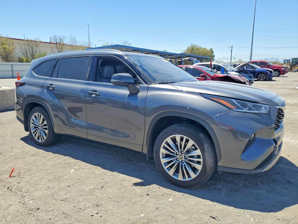 Photo 4 from auction – 2025 TOYOTA HIGHLANDER HYBRID with VIN 5TDEBRCH7SS646691