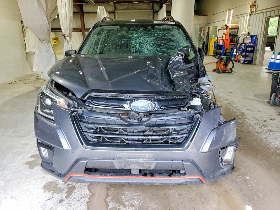 Photo 5 from auction – 2023 SUBARU FORESTER with VIN JF2SKAJC8PH529579