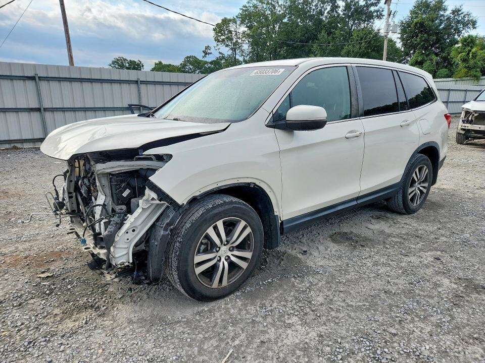 HONDA PILOT 2017 with VIN 5FNYF5H53HB020240 - Photo from auction
