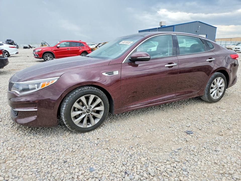 KIA OPTIMA 2018 with VIN 5XXGU4L3XJG209505 - Photo from auction