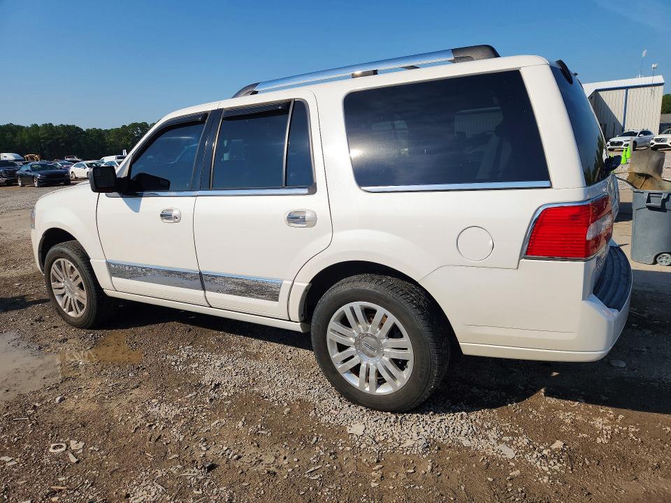 Photo 2 from auction – 2013 LINCOLN NAVIGATOR with VIN 5LMJJ2H5XDEL04306