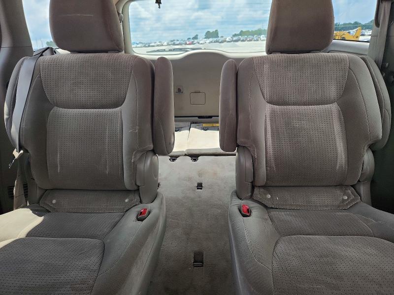 Photo 10 from auction – 2010 TOYOTA SIENNA with VIN 5TDKK4CC3AS341570
