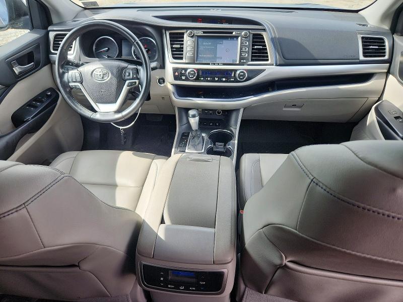 Photo 8 from auction – 2019 TOYOTA HIGHLANDER with VIN 5TDJZRFH5KS944033
