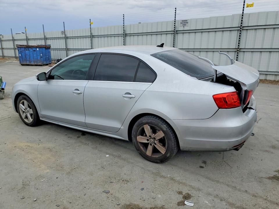 Photo 2 from auction – 2014 VOLKSWAGEN JETTA with VIN 3VWLL7AJ4EM294301