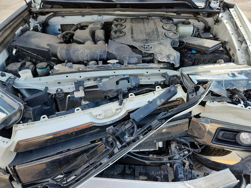 Photo 12 from auction – 2020 TOYOTA 4RUNNER with VIN JTEBU5JR8L5799388