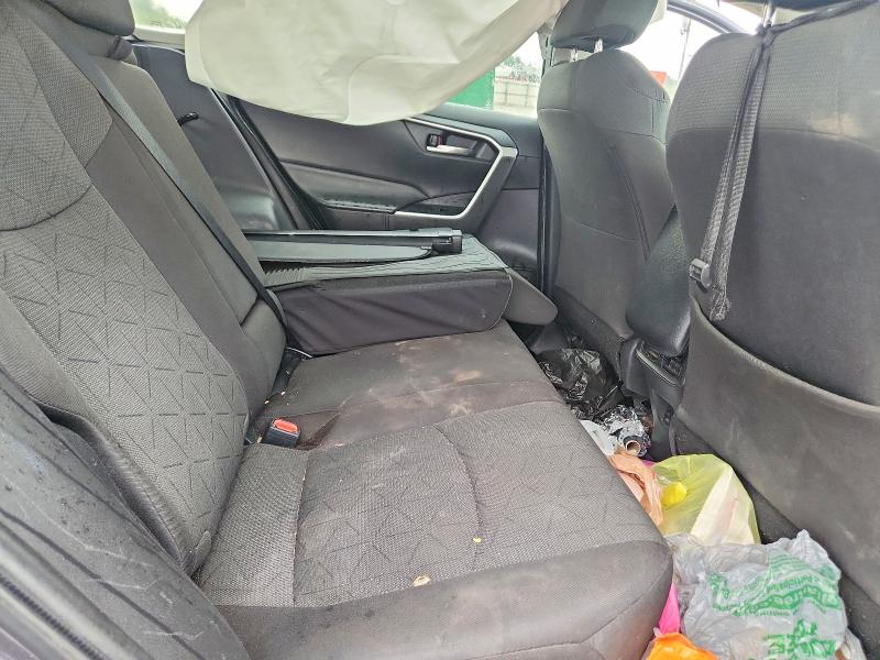 Photo 11 from auction – 2022 TOYOTA RAV4 with VIN 2T3W1RFV7NW224335