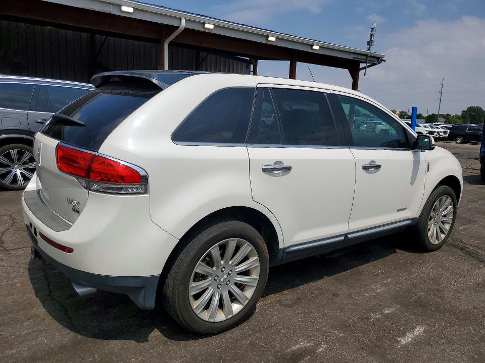 Photo 3 from auction – 2015 LINCOLN MKX with VIN 2LMDJ8JKXFBL25744