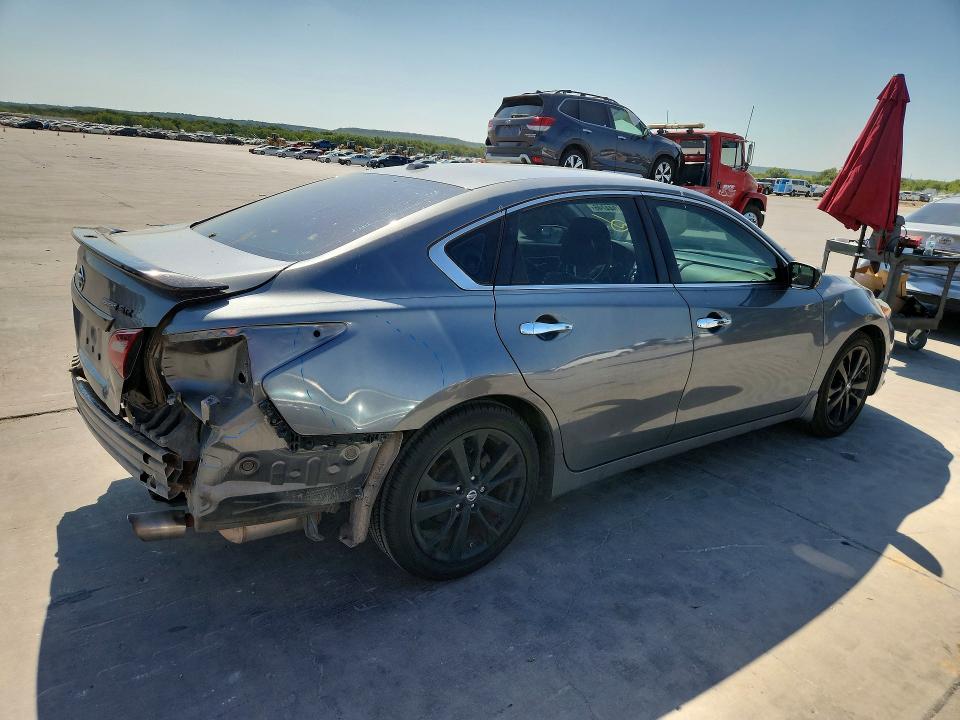 Photo 3 from auction – 2018 NISSAN ALTIMA with VIN 1N4AL3AP8JC479508