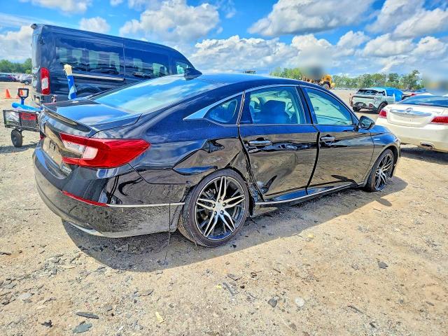 Photo 3 from auction – 2022 HONDA ACCORD with VIN 1HGCV3F94NA022091