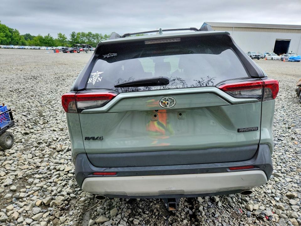 Photo 6 from auction – 2019 TOYOTA RAV4 with VIN 2T3J1RFV0KW012527