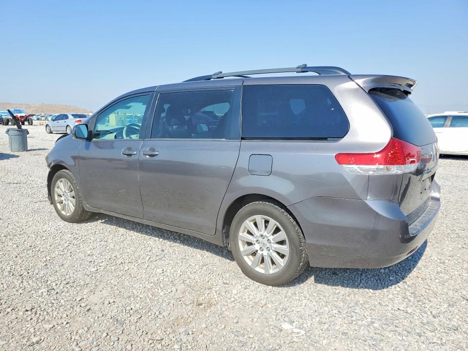 Photo 2 from auction – 2013 TOYOTA SIENNA with VIN 5TDJK3DC5DS061108