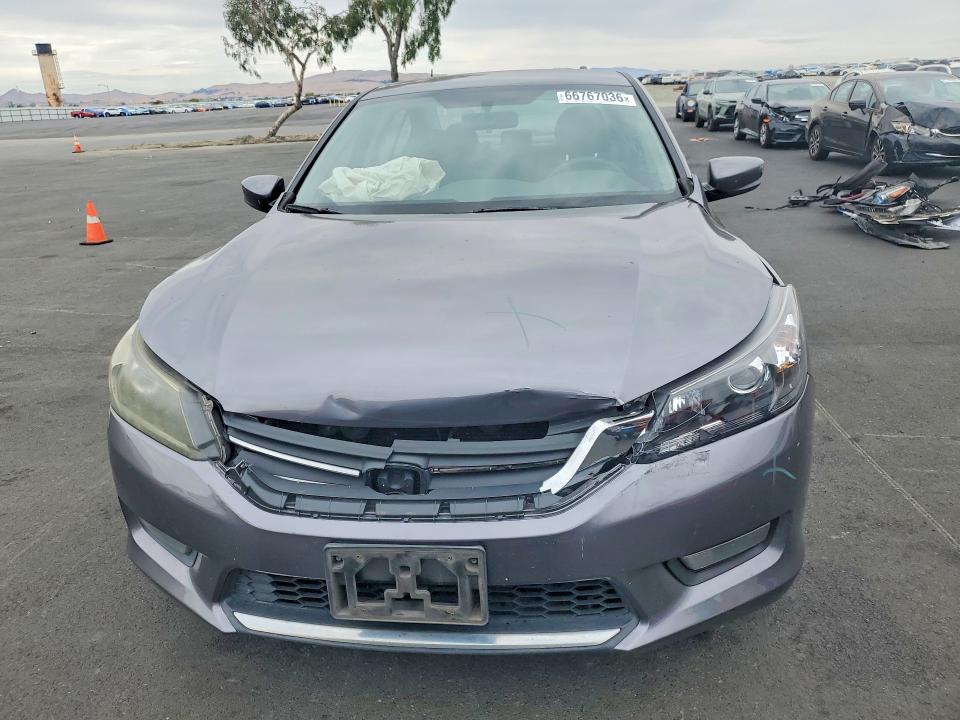 Photo 5 from auction – 2015 HONDA ACCORD with VIN 1HGCR2F53FA079119