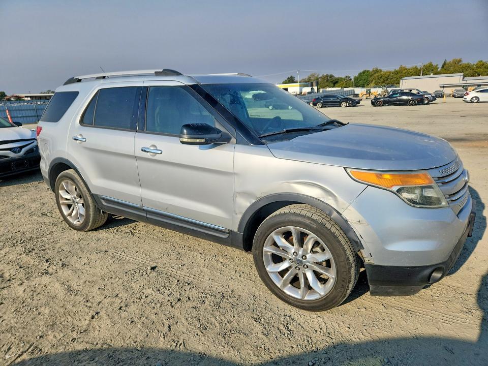 Photo 4 from auction – 2011 FORD EXPLORER with VIN 1FMHK8D89BGA18692