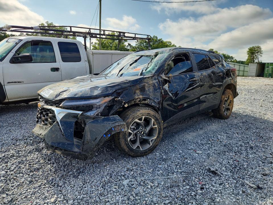CHEVROLET TRAX 2025 with VIN KL77LHEP5SC043631 - Photo from auction