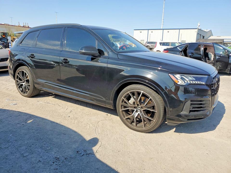 Photo 4 from auction – 2022 AUDI Q7 with VIN WA1VXBF72ND001923