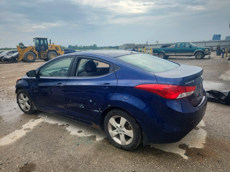 Photo 2 from auction – 2013 HYUNDAI ELANTRA with VIN KMHDH4AE0DU632115