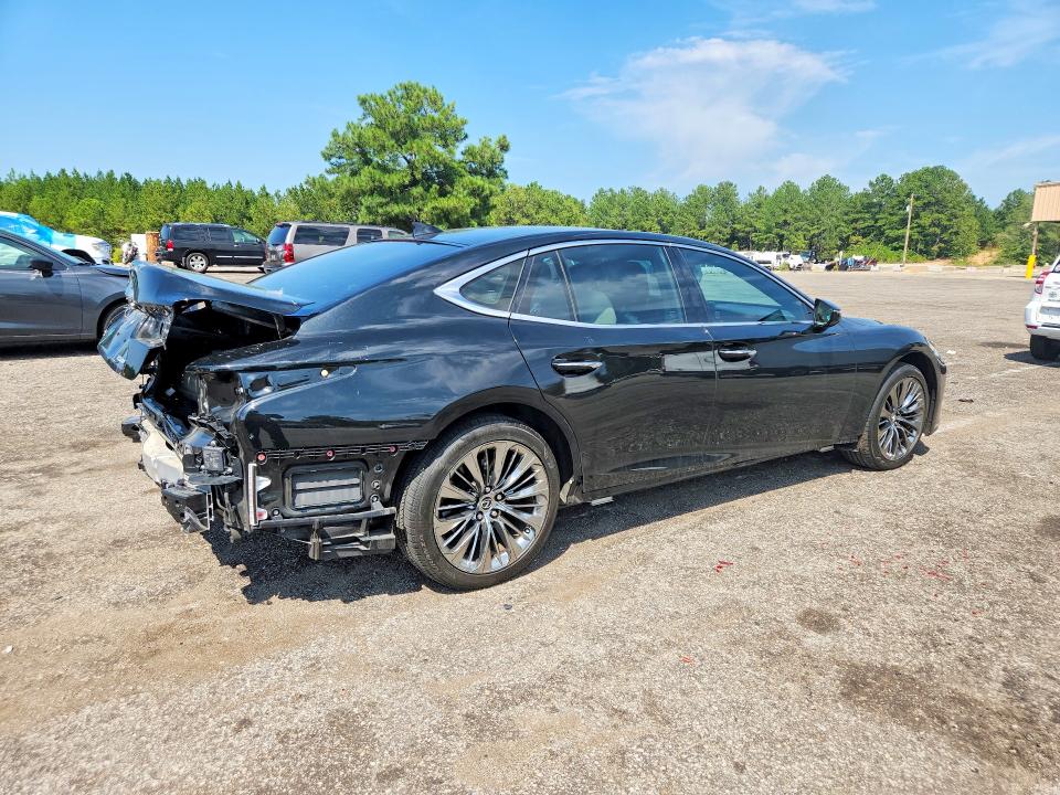 Photo 3 from auction – 2022 LEXUS LS 500 with VIN JTHD51FF7N5016404
