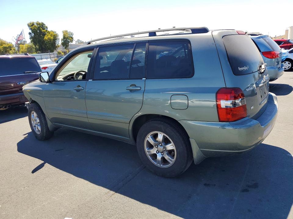 Снимка 2 от търг – 2004 TOYOTA HIGHLANDER с VIN JTEDP21A540004689