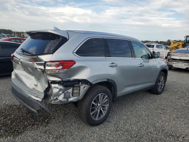 Photo 3 from auction – 2019 TOYOTA HIGHLANDER with VIN 5TDJZRFH0KS732964