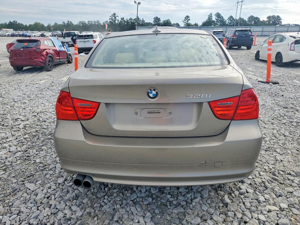 Photo 6 from auction – 2011 BMW 328 with VIN WBAPK5G59BNN30056