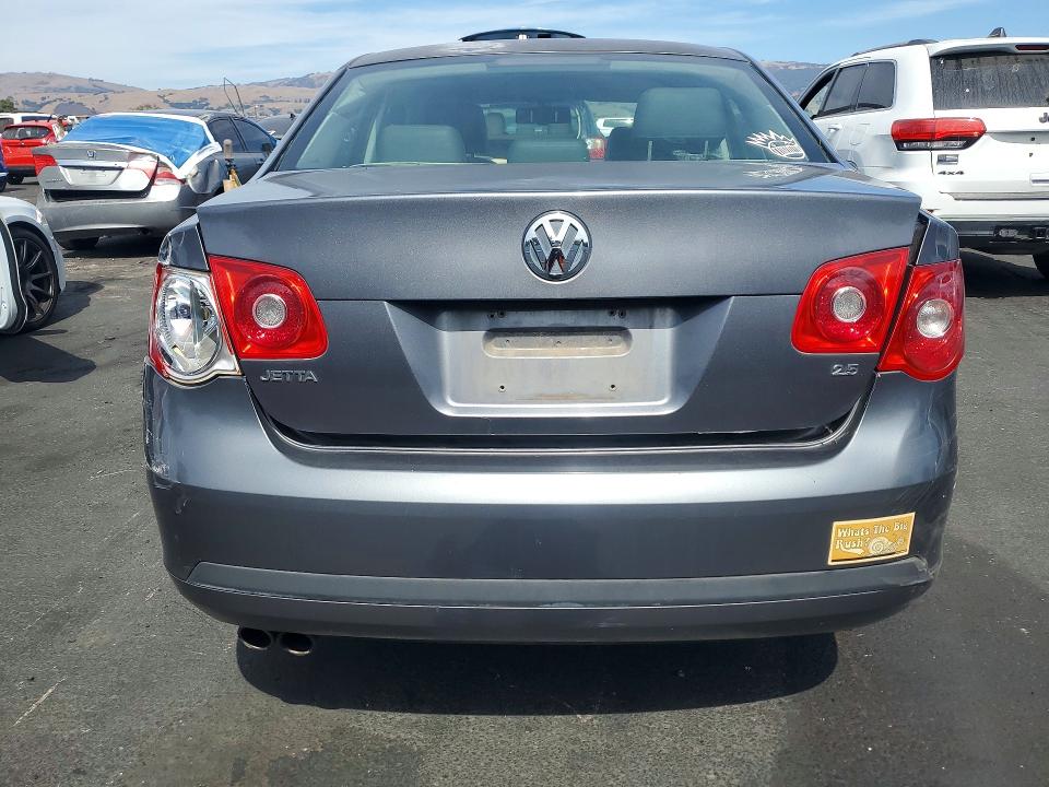 Photo 6 from auction – 2005 VOLKSWAGEN NEW JETTA with VIN 3VWSG71K05M637243
