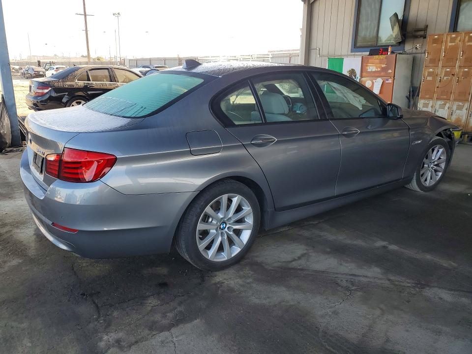 صورة رقم 3 من المزاد - 2012 BMW 528 مع VIN WBAXG5C51CDX02367