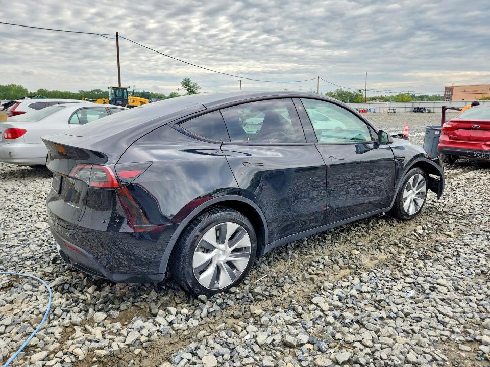Photo 3 from auction – 2023 TESLA MODEL Y with VIN 7SAYGAEE2PF752421