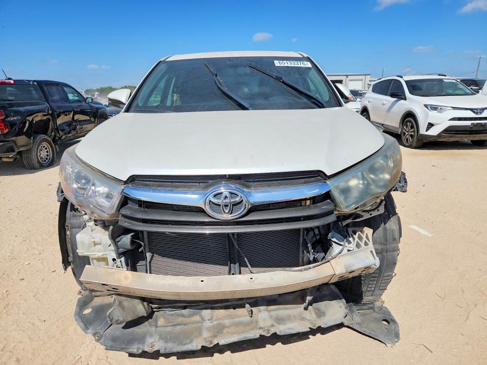 Photo 5 from auction – 2015 TOYOTA HIGHLANDER with VIN 5TDZARFH2FS010847