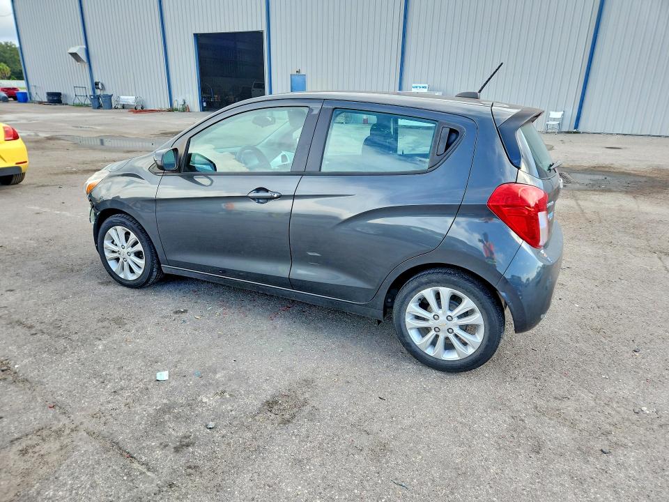 Photo 2 from auction – 2017 CHEVROLET SPARK with VIN KL8CD6SA1HC756059