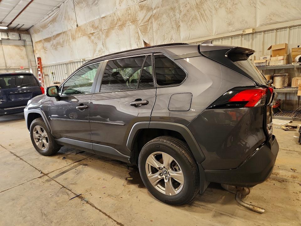 Photo 2 from auction – 2023 TOYOTA RAV4 with VIN 2T3P1RFV3PW384882