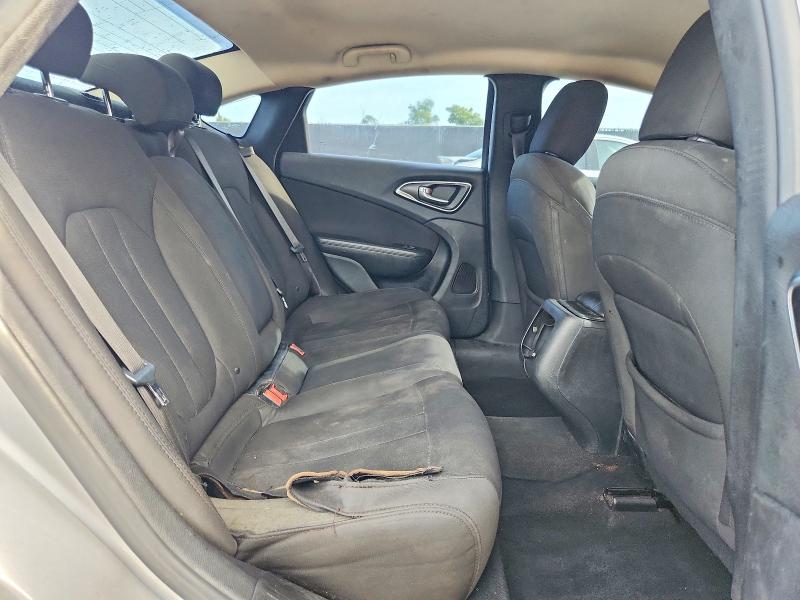 Photo 10 from auction – 2016 CHRYSLER 200 with VIN 1C3CCCAB9GN102954