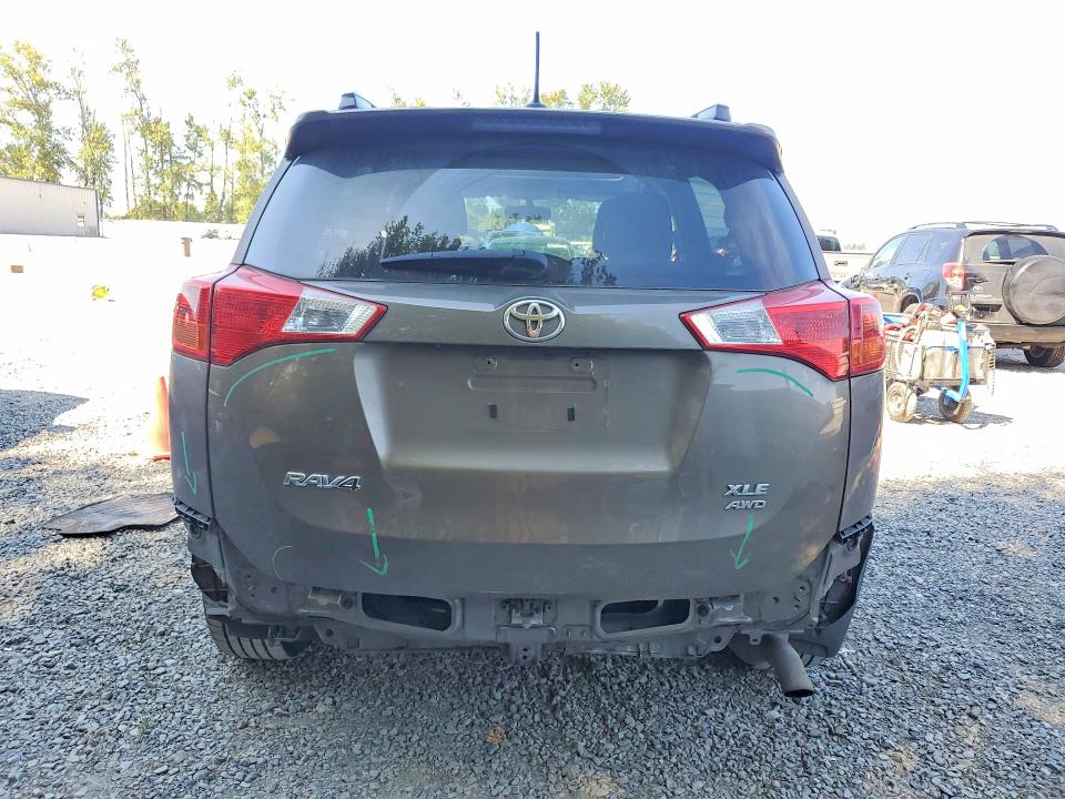 Photo 6 from auction – 2015 TOYOTA RAV4 with VIN JTMRFREV9FD170244
