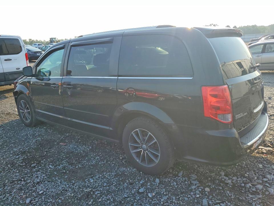 Photo 2 from auction – 2017 DODGE GRAND CARAVAN with VIN 2C4RDGCG7HR760814