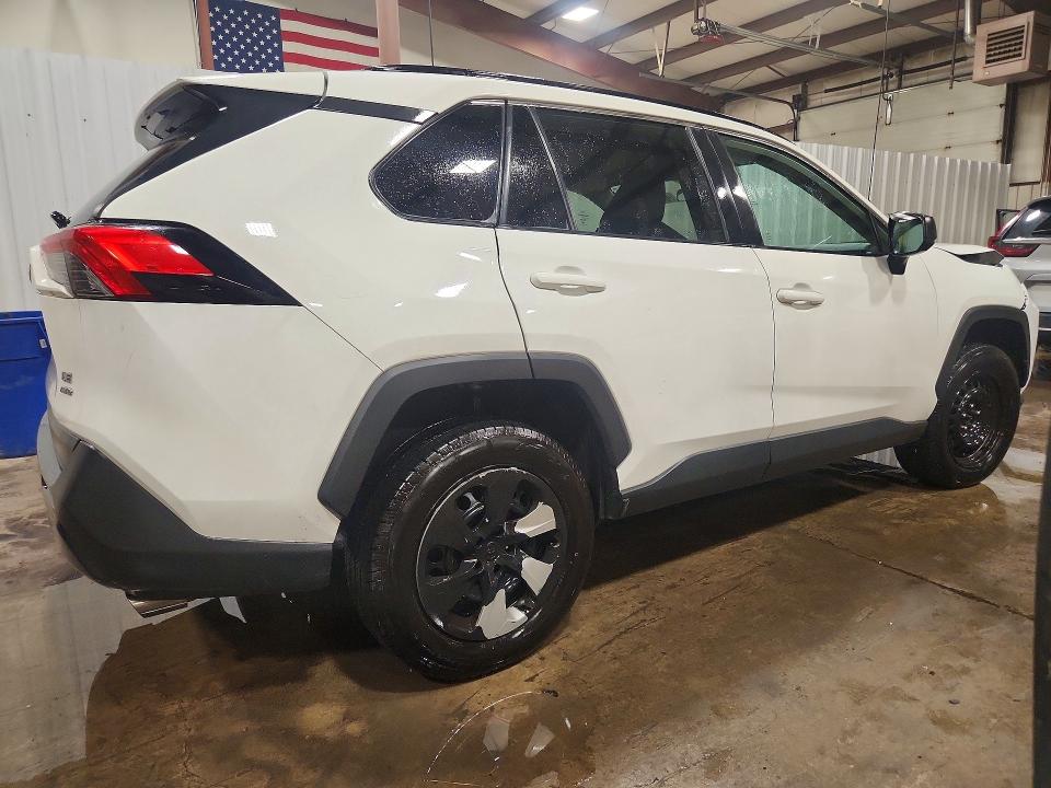 Photo 3 from auction – 2020 TOYOTA RAV4 with VIN 2T3F1RFV4LW088193