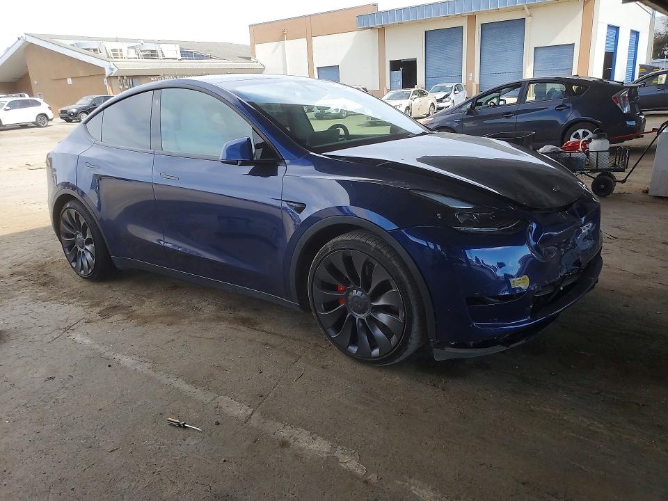Photo 4 from auction – 2022 TESLA MODEL Y with VIN 7SAYGDEF3NF365609
