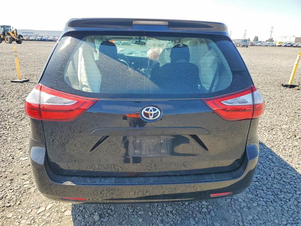 Photo 6 from auction – 2017 TOYOTA SIENNA with VIN 5TDZZ3DC1HS812953