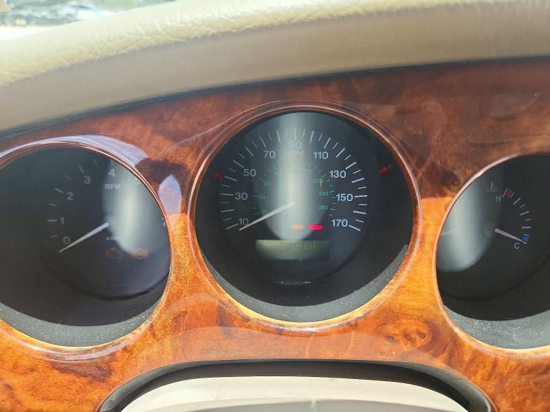 Photo 9 from auction – 2000 JAGUAR XK8 with VIN SAJJA42C6YNA01804