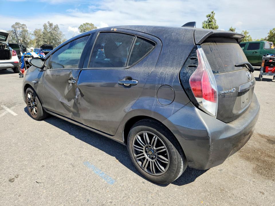 Photo 2 from auction – 2015 TOYOTA PRIUS C with VIN JTDKDTB30F1090887