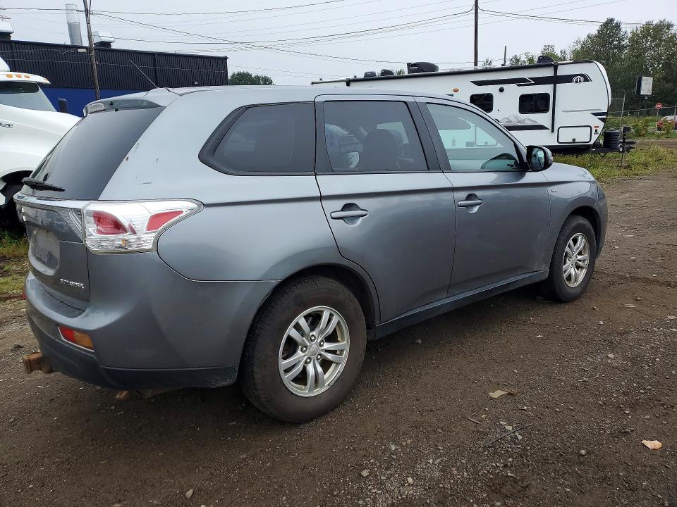 Photo 3 from auction – 2014 MITSUBISHI OUTLANDER with VIN JA4JZ3AX3EZ604971