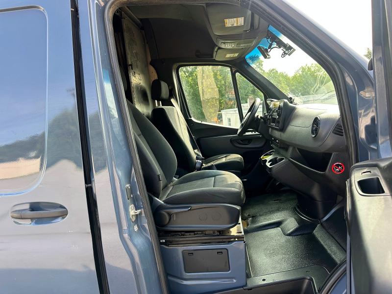 Photo 8 from auction – 2019 MERCEDES-BENZ SPRINTER with VIN WD4PF1CD4KT012340