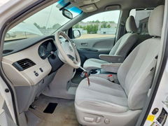 Photo 7 from auction – 2012 TOYOTA SIENNA with VIN 5TDKK3DC5CS253096