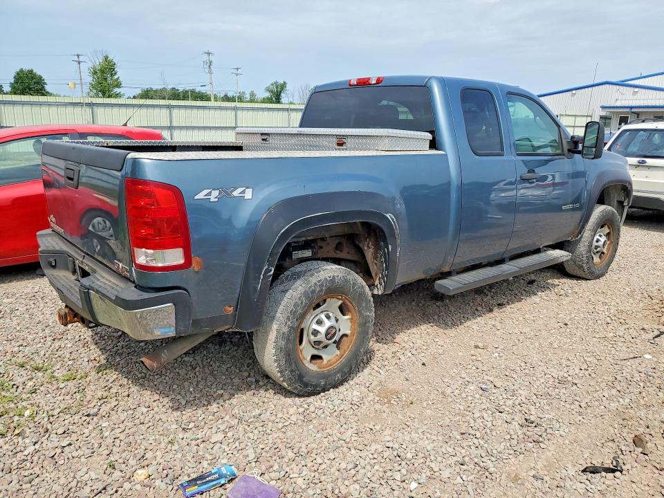 Photo 3 from auction – 2011 GMC SIERRA with VIN 1GT22ZCG8BZ431426