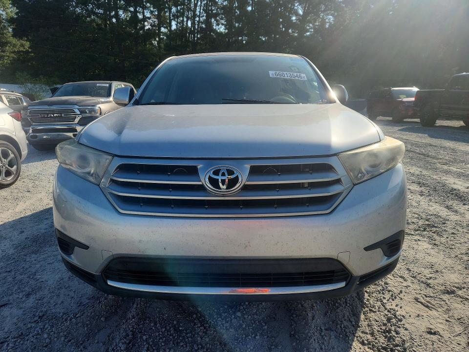 Foto 5 de la subasta – 2013 TOYOTA HIGHLANDER con VIN 5TDZA3EH3DS033498