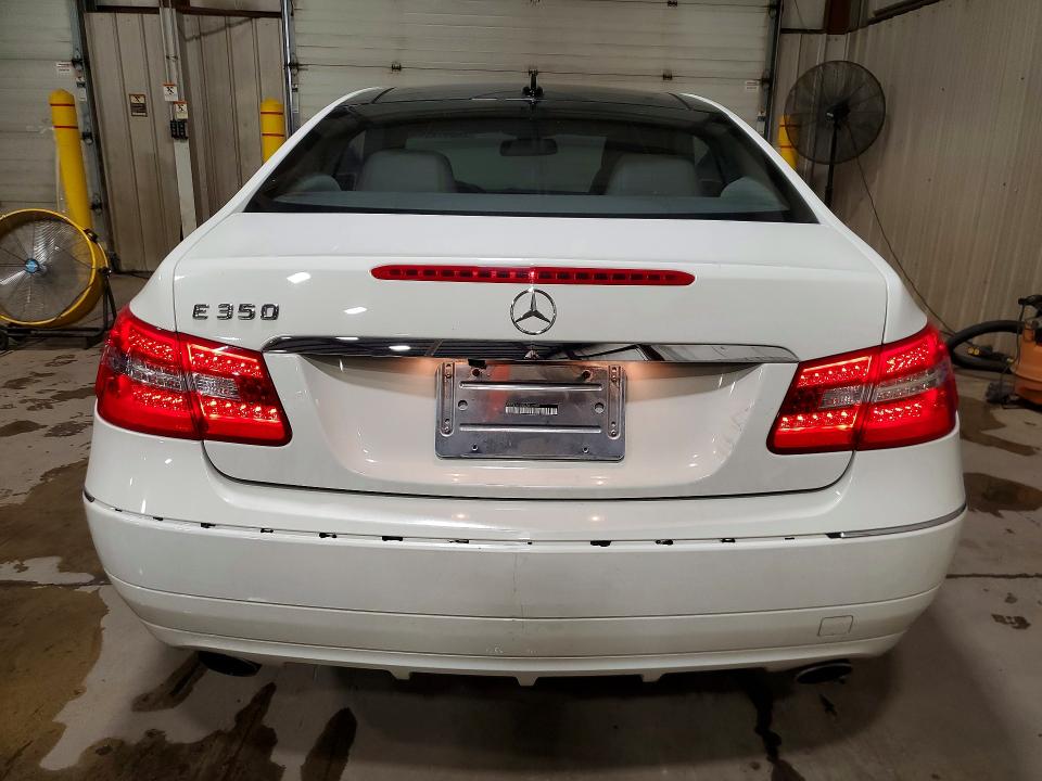 Photo 6 from auction – 2010 MERCEDES-BENZ E with VIN WDDKJ5GB8AF032001
