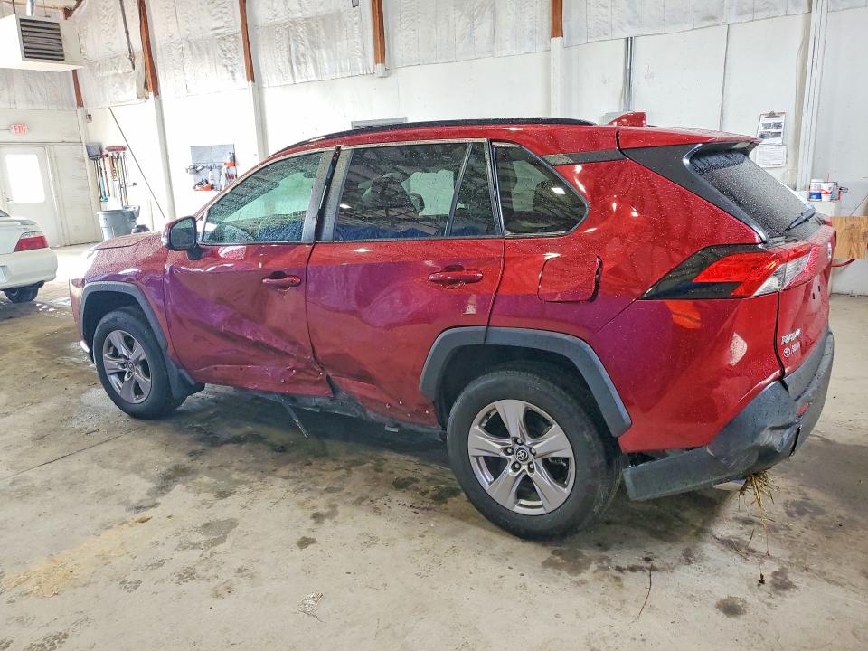Photo 2 from auction – 2022 TOYOTA RAV4 with VIN 2T3P1RFV8NW294804